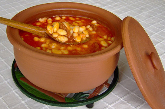 Güveçte Kuru Fasulye Tarifi ve Malzemeleri